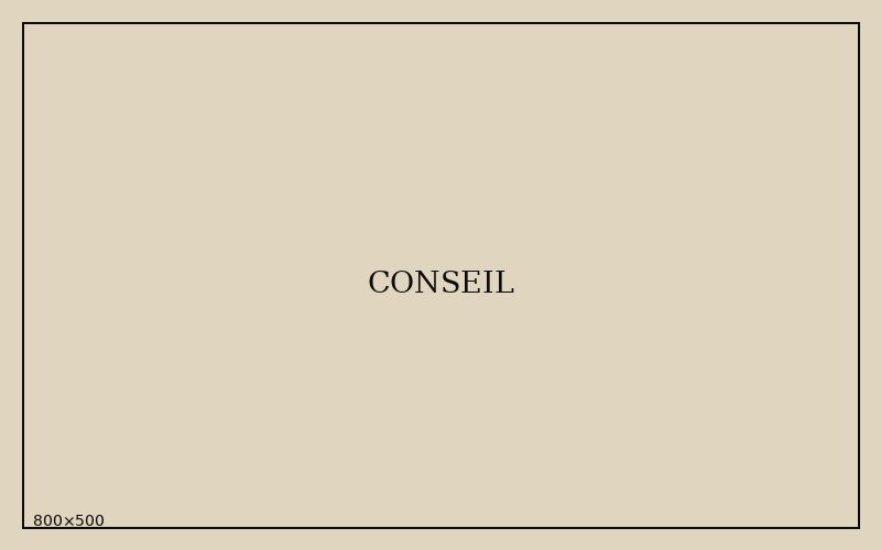 Mise en scène cosmétique : rasoir, brume, accessoires sur fond clair
